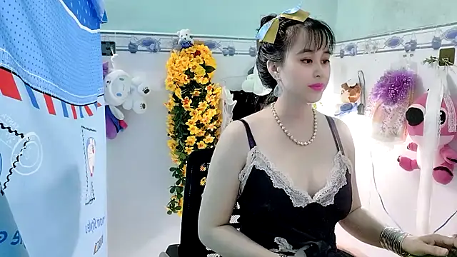 emgaixinhngoan online show from 10, 10, 2025