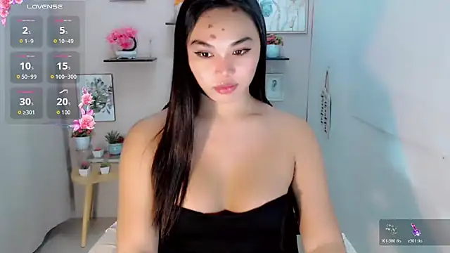 Snapshot of liane_mei chatting on 29, 6, 2026 liane mei online show from 29, 6, 2026