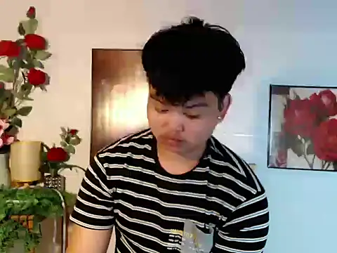 Snapshot of Reynelcock chatting on 18, 7, 2026 Reynelcock online show from 18, 7, 2026