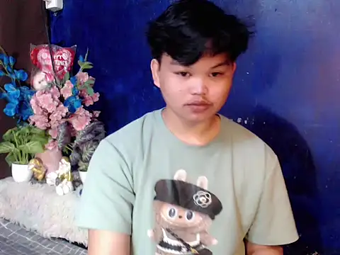 Reynelcock online show from 9, 4, 2026