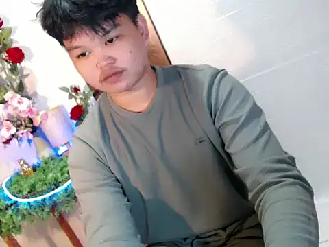 Snapshot of Reynelcock chatting on 19, 6, 2026 Reynelcock online show from 19, 6, 2026