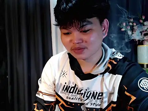 Snapshot of Reynelcock chatting on 15, 10, 2025 Reynelcock online show from 15, 10, 2025