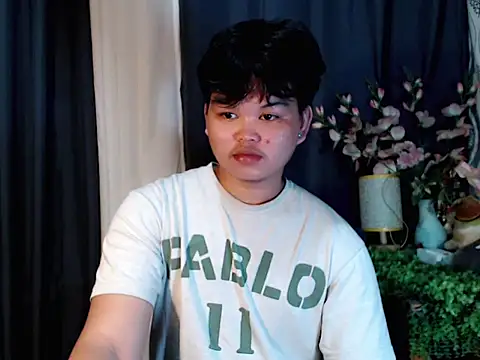 Snapshot of Reynelcock chatting on 27, 10, 2025 Reynelcock online show from 27, 10, 2025