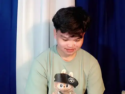 Snapshot of Reynelcock chatting on 16, 11, 2025 Reynelcock online show from 16, 11, 2025