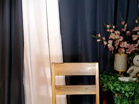 Snapshot of Reynelcock chatting on 22, 9, 2025 Reynelcock online show from 22, 9, 2025