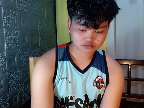 Snapshot of Reynelcock chatting on 20, 11, 2025 Reynelcock online show from 20, 11, 2025