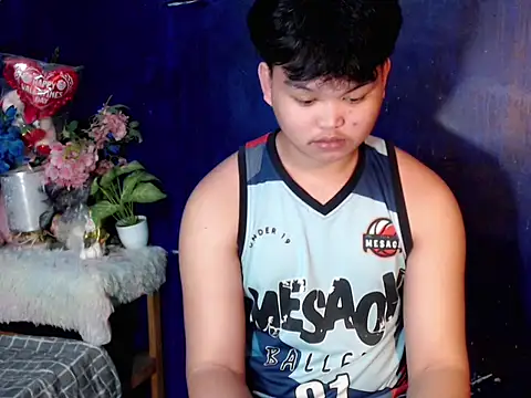 Snapshot of Reynelcock chatting on 13, 11, 2025 Reynelcock online show from 13, 11, 2025