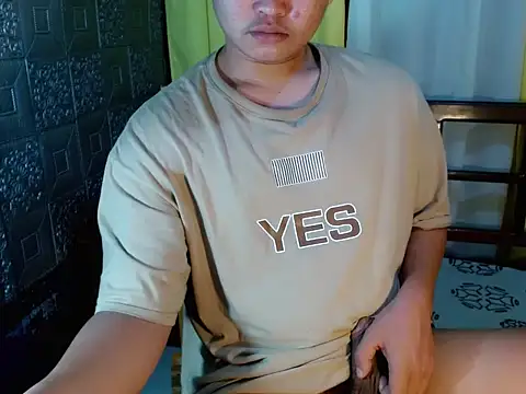 Snapshot of Reynelcock chatting on 14, 10, 2025 Reynelcock online show from 14, 10, 2025