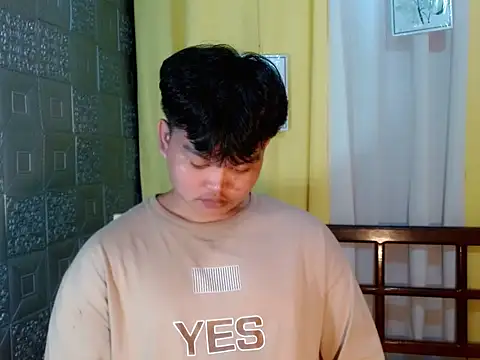 Snapshot of Reynelcock chatting on 10, 11, 2025 Reynelcock online show from 10, 11, 2025