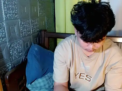 Snapshot of Reynelcock chatting on 18, 10, 2025 Reynelcock online show from 18, 10, 2025