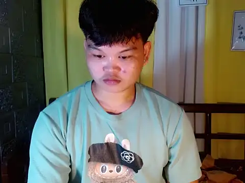 Snapshot of Reynelcock chatting on 31, 10, 2025 Reynelcock online show from 31, 10, 2025