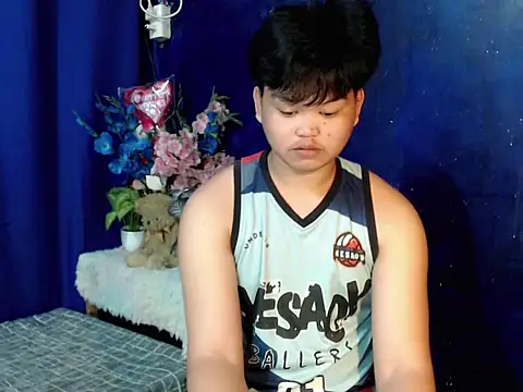 Snapshot of Reynelcock chatting on 25, 11, 2025 Reynelcock online show from 25, 11, 2025