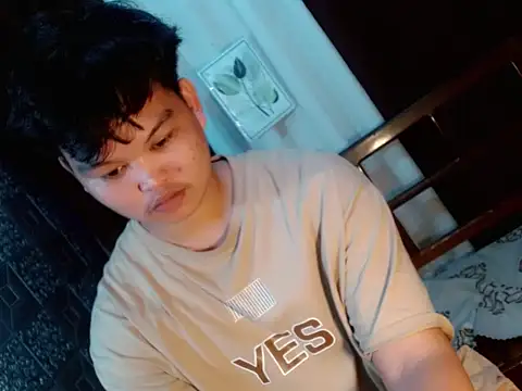 Snapshot of Reynelcock chatting on 10, 10, 2025 Reynelcock online show from 10, 10, 2025