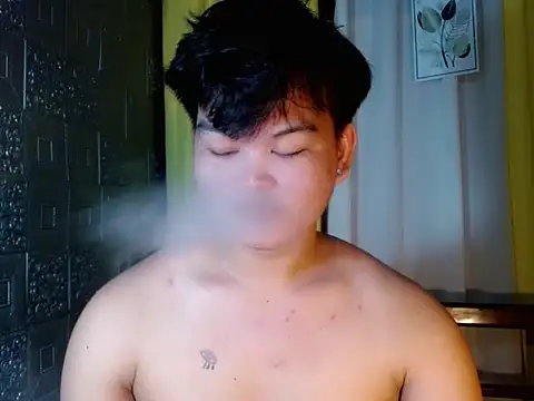 Snapshot of Reynelcock chatting on 18, 10, 2025 Reynelcock online show from 18, 10, 2025