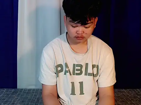 Snapshot of Reynelcock chatting on 7, 11, 2025 Reynelcock online show from 7, 11, 2025