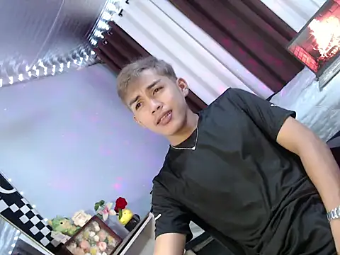 Snapshot of urhot_chany chatting on 10, 7, 2026 urhot chany online show from 10, 7, 2026