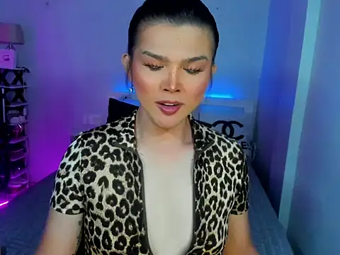 Sweetestcandyx  online show from 11, 5, 2026