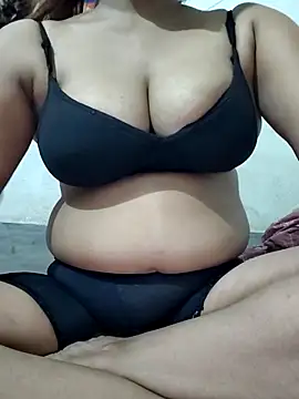 HOTT SHANAYA online show from 8, 9, 2025