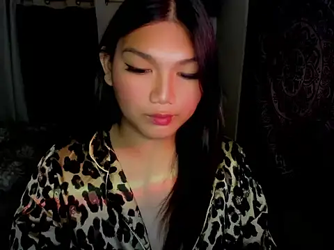 Lou heart online show from 2, 12, 2025