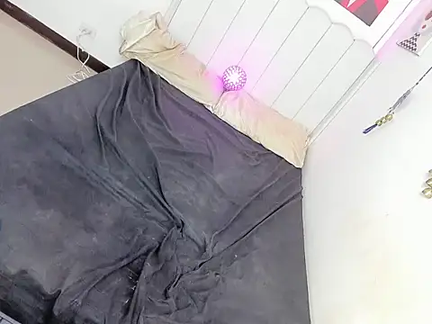 Aliyah Bucks online show from 14, 11, 2025