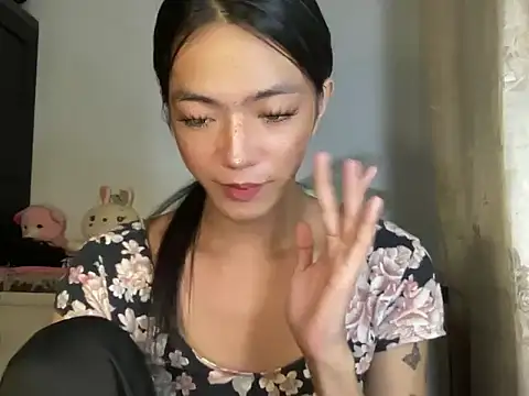 slimladyxoxo online show from 15, 12, 2025