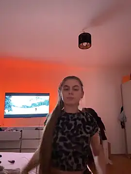 YoungLeo2006 online show from 18, 9, 2025