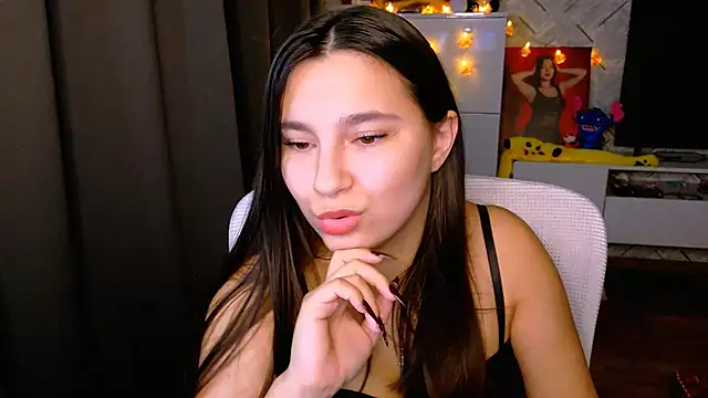 Snapshot of Arianna_Grend chatting on 28, 10, 2025 Arianna Grend online show from 28, 10, 2025