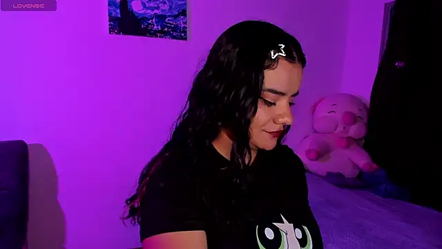 Shophie thoopson online show from 16, 4, 2026