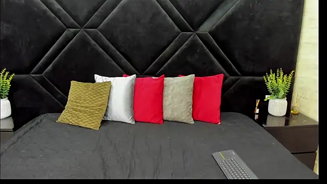 Dantzel  online show from 6, 4, 2026