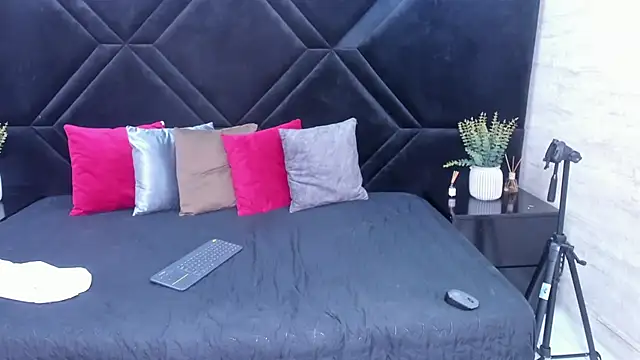 Dantzel  online show from 16, 3, 2026