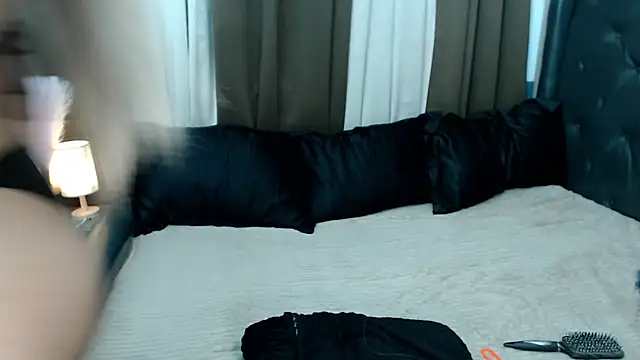 Goddess Isabel online show from 9, 4, 2026