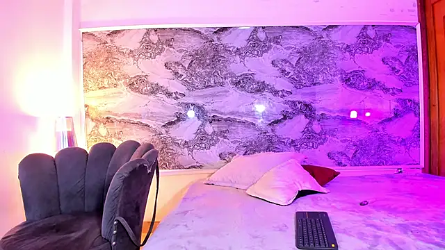 miss daphnevega online show from 3, 12, 2025