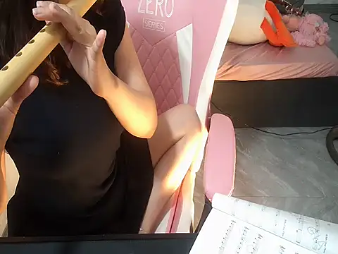 Snapshot of Ori-Yannie chatting on 19, 10, 2025 Ori-Yannie online show from 19, 10, 2025