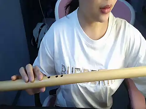 Snapshot of Ori-Yannie chatting on 12, 11, 2025 Ori-Yannie online show from 12, 11, 2025