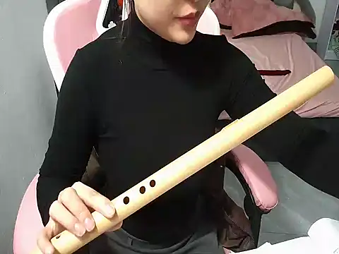 Snapshot of Ori-Yannie chatting on 5, 11, 2025 Ori-Yannie online show from 5, 11, 2025