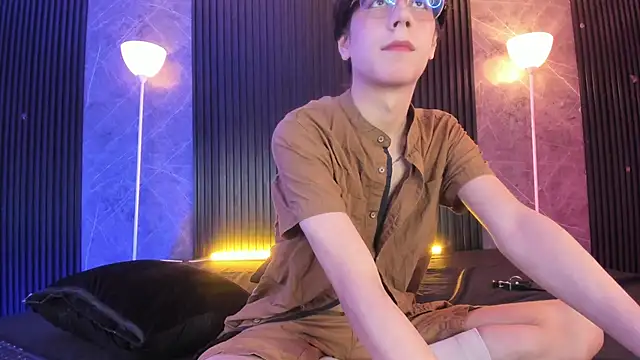 luixdust  online show from 5, 11, 2025