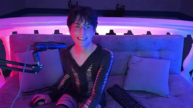 luixdust  online show from 25, 9, 2025