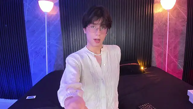 luixdust  online show from 8, 11, 2025