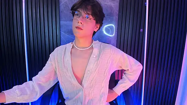 luixdust  online show from 13, 11, 2025