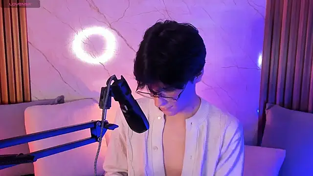 luixdust  online show from 28, 9, 2025