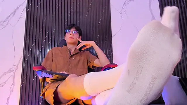 luixdust  online show from 15, 9, 2025