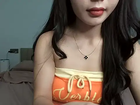 Lucie-Sexy2k online show from 11, 6, 2026