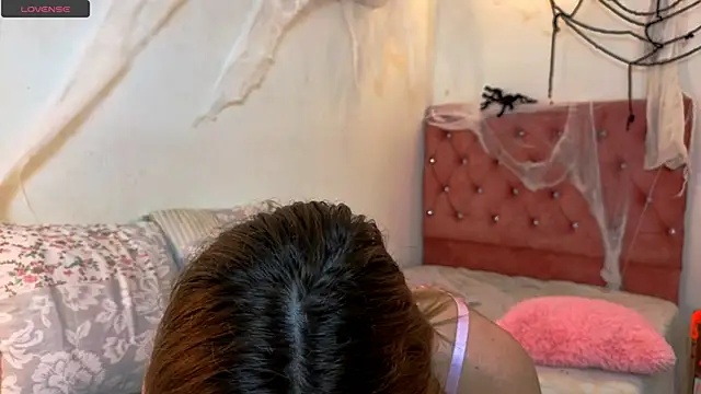 Kyra Honey online show from 28, 10, 2025