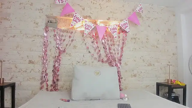 Snapshot of ikia_lopez_ chatting on 18, 2, 2026 ikia lopez online show from 18, 2, 2026