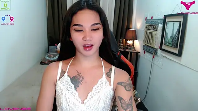 Snapshot of lil_fantacy chatting on 17, 11, 2025 lil fantacy online show from 17, 11, 2025