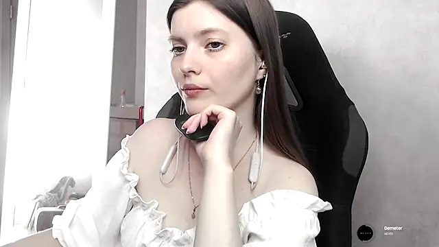 cute elfy  online show from 12, 9, 2025