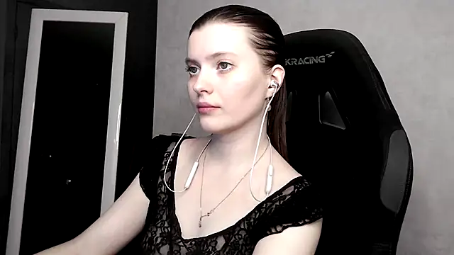 cute elfy  online show from 19, 9, 2025