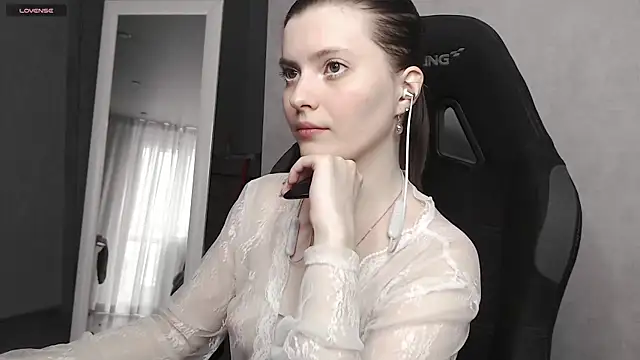 cute elfy  online show from 30, 9, 2025