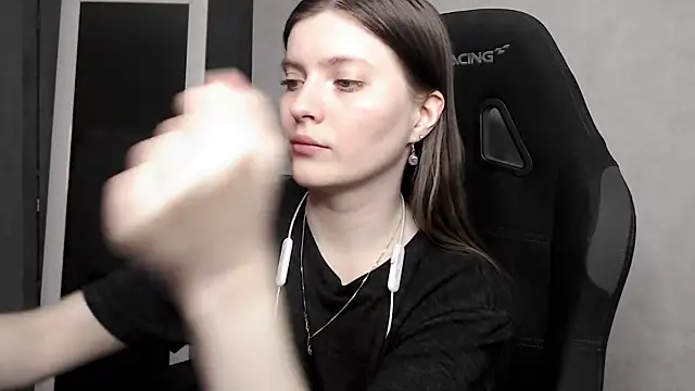 cute elfy  online show from 22, 9, 2025