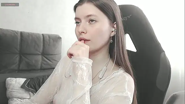 cute elfy  online show from 30, 10, 2025